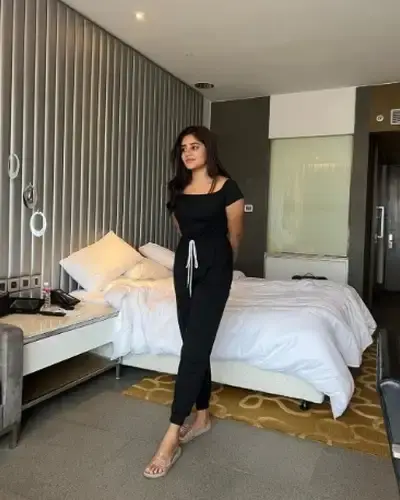 Call Girls Sirpur Cash On Delivery